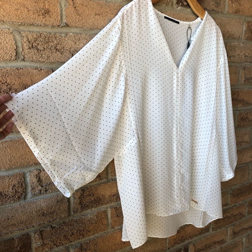 T TAHARI | White polka dot flutter sleeve … - Picture 9 of 9